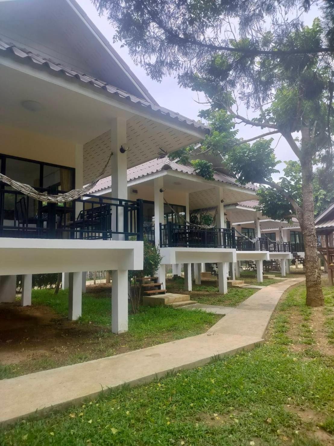 Family Hut Pai Hotel Bagian luar foto