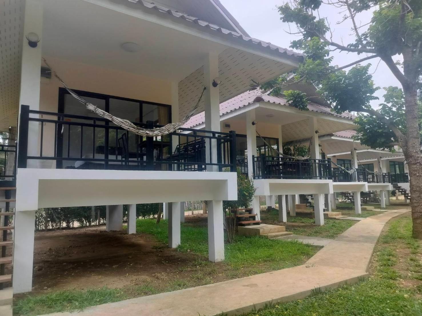 Family Hut Pai Hotel Bagian luar foto