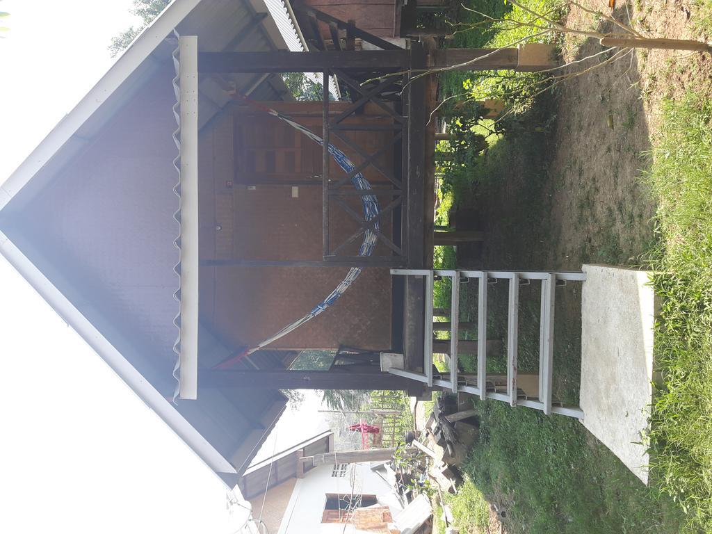 Family Hut Pai Hotel Bagian luar foto