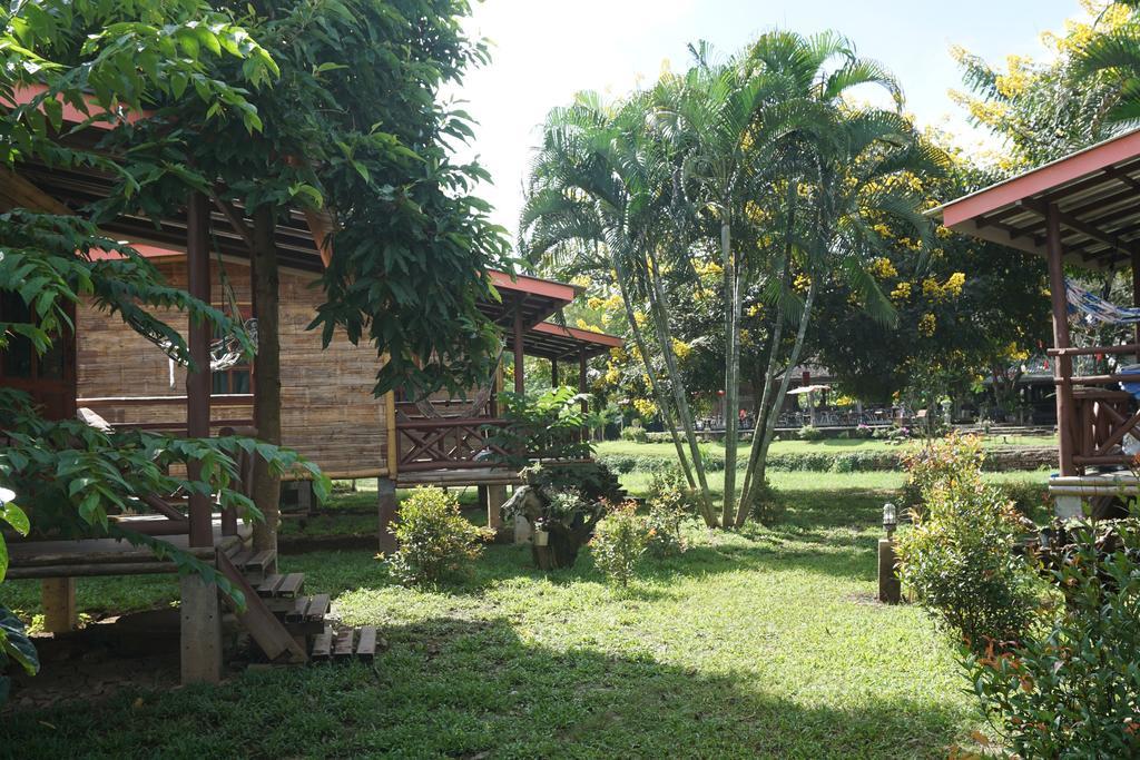 Family Hut Pai Hotel Bagian luar foto