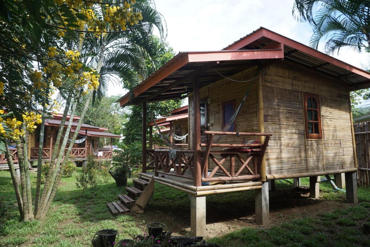 Family Hut Pai Hotel Bagian luar foto