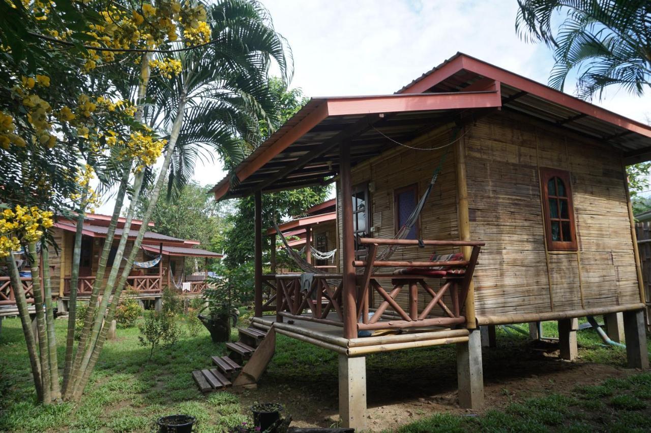 Family Hut Pai Hotel Bagian luar foto