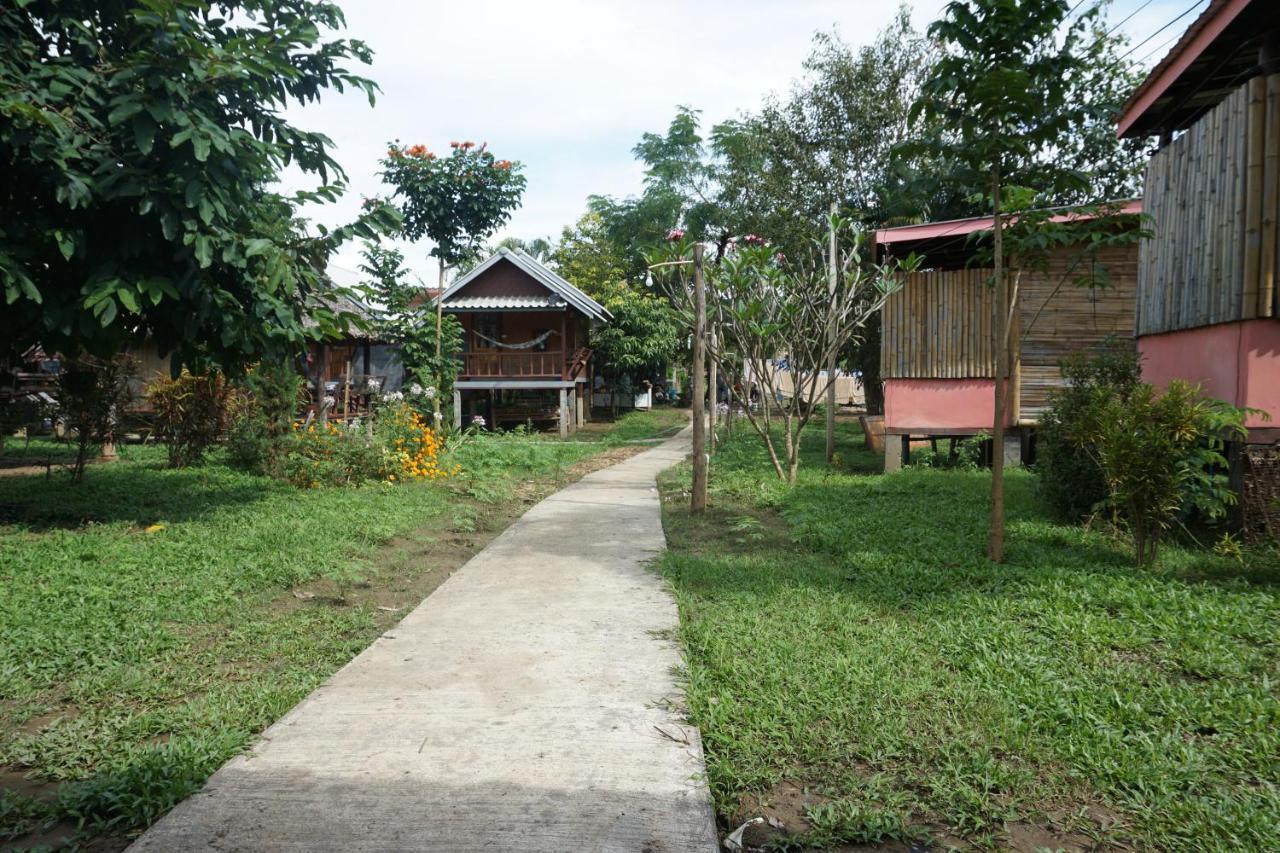 Family Hut Pai Hotel Bagian luar foto