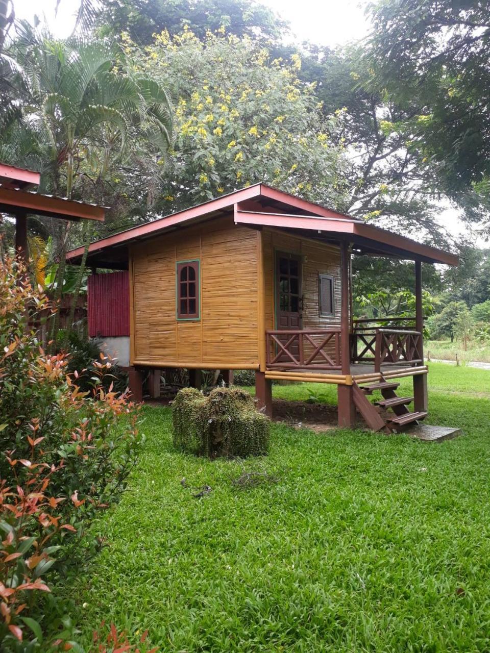 Family Hut Pai Hotel Bagian luar foto