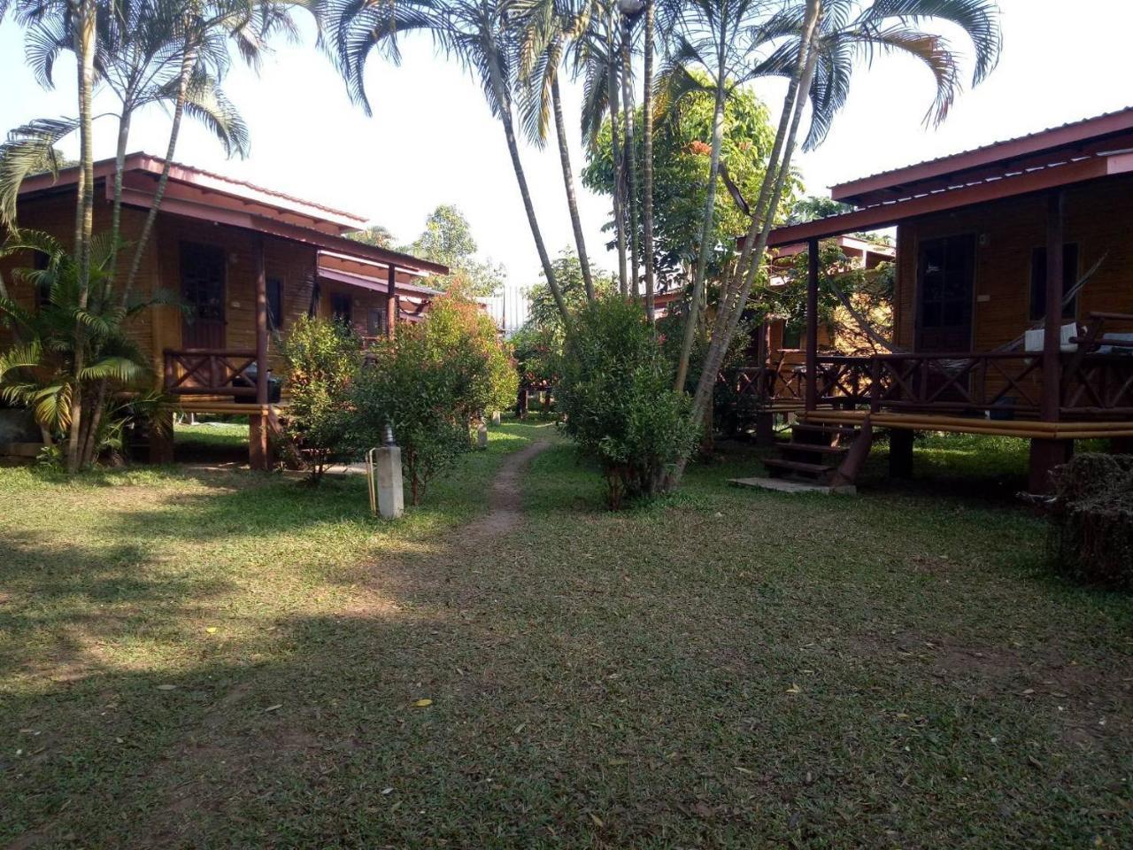 Family Hut Pai Hotel Bagian luar foto