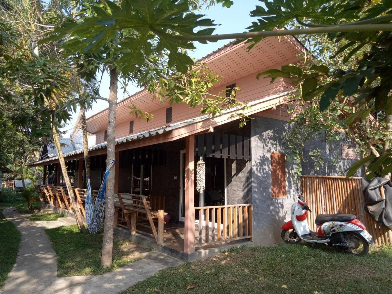 Family Hut Pai Hotel Bagian luar foto